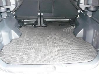 Коврик в багажник (большой, 3 ряд сложен) Toyota Isis 2WD+4WD (2004 - 2017)